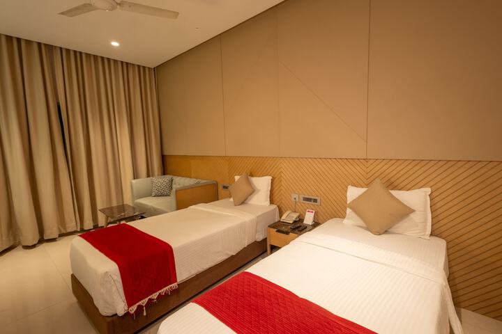 Room 10 of 38
