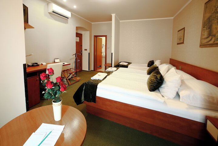 Room 22 of 42
