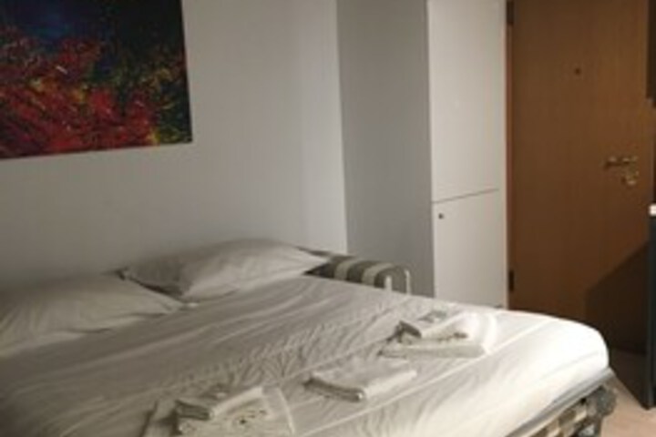 Room 14 of 19