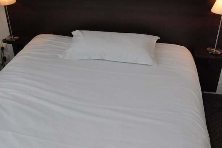 Room 52 of 98
