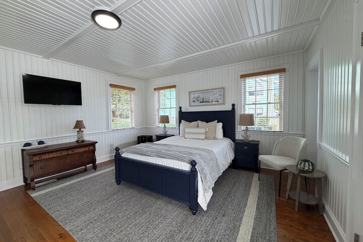 Room 2 of 24
