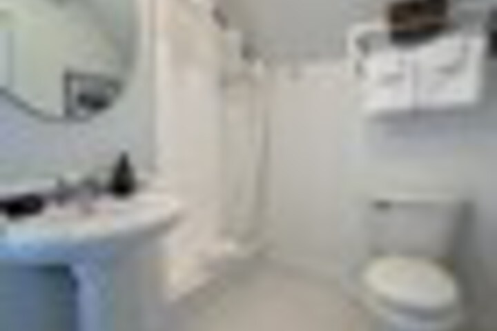 Room 200 of 297