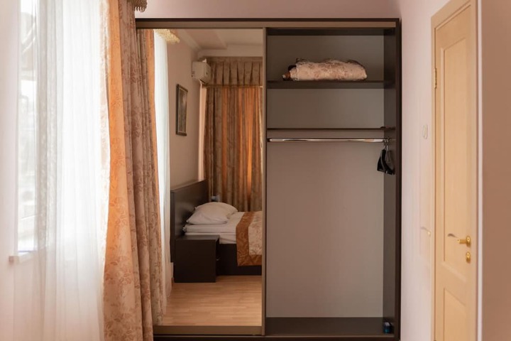 Room 29 of 66