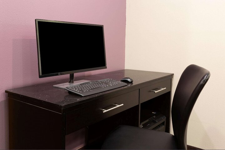 Business Center 26 of 27