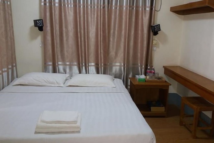 Room 15 of 40