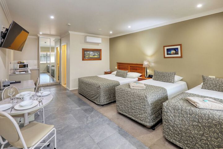 Room 16 of 43