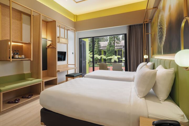 Room 9 of 18