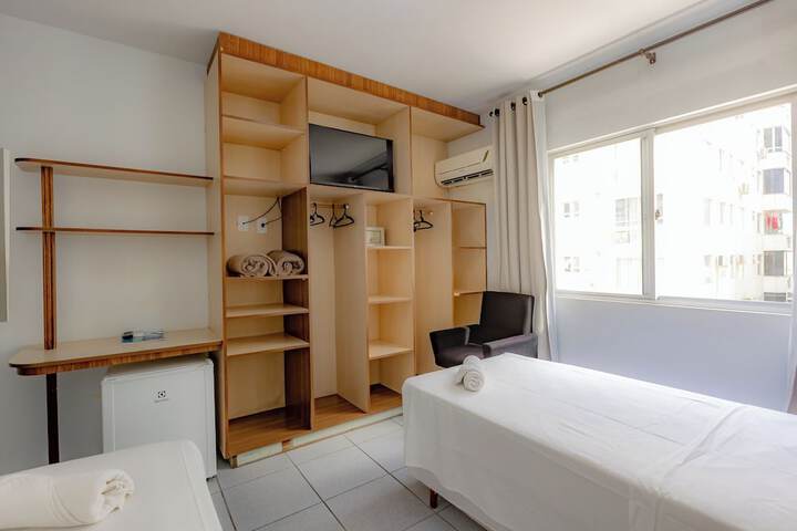Room 28 of 104