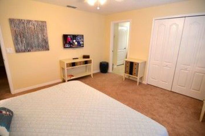 Room 15 of 33