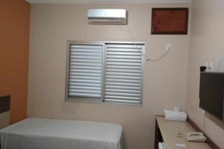 Room 10 of 35