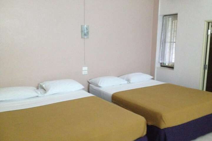Room 13 of 25