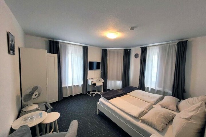 Room 14 of 25