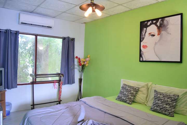 Room 9 of 36