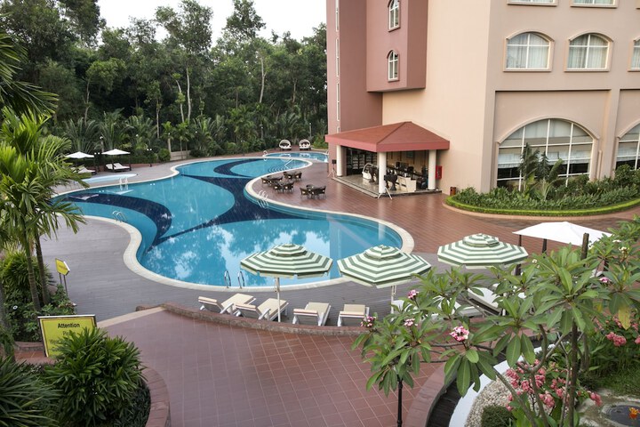 Hotel Pool