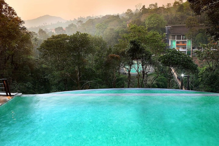 Pool Hotel