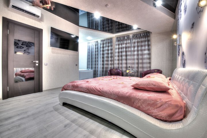 Room 10 of 26