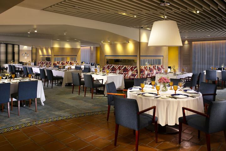 Dining 55 of 75