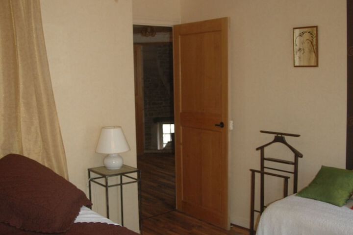 Room 8 of 37