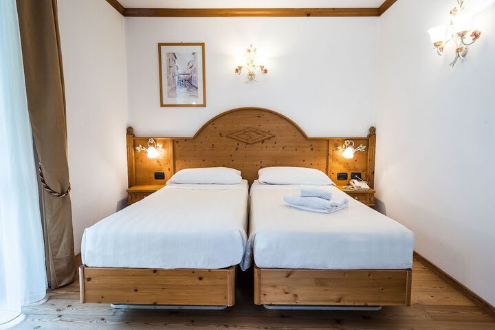 Room 3 of 11