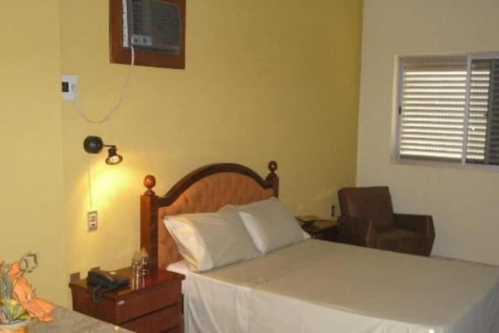 Room 21 of 39