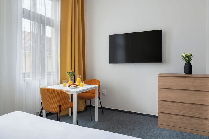Room 12 of 51