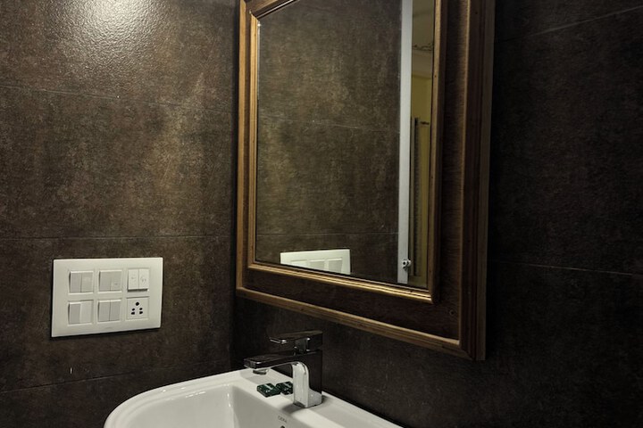 Room 45 of 62