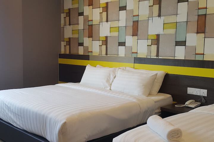 Room 4 of 34