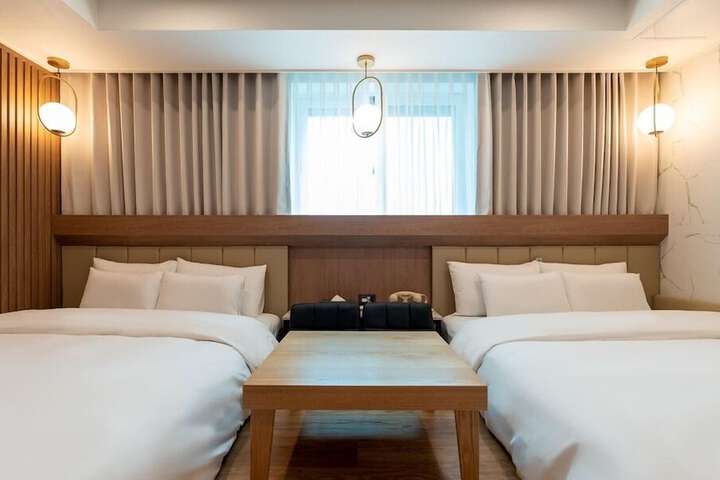 Room 31 of 76