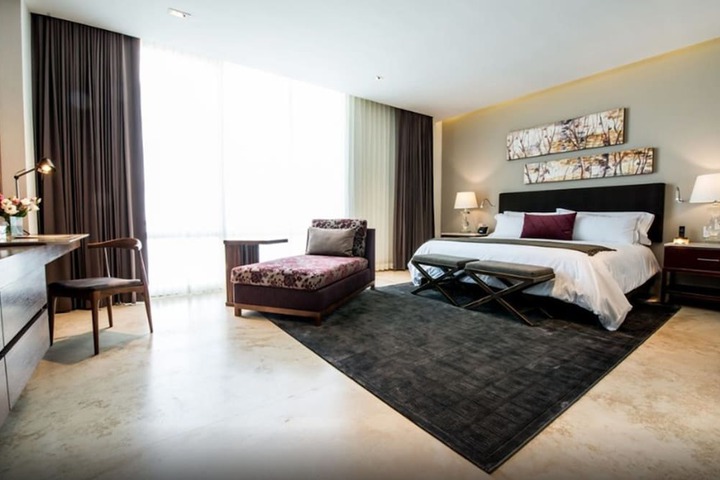 Room 9 of 43
