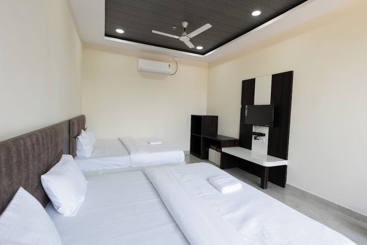 Room 4 of 21
