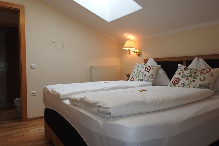 Room 35 of 70