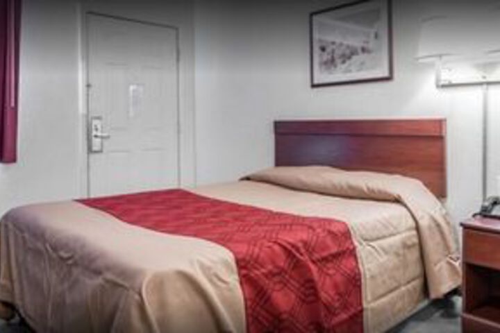 Room 2 of 7