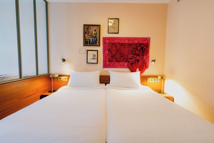Room 74 of 239