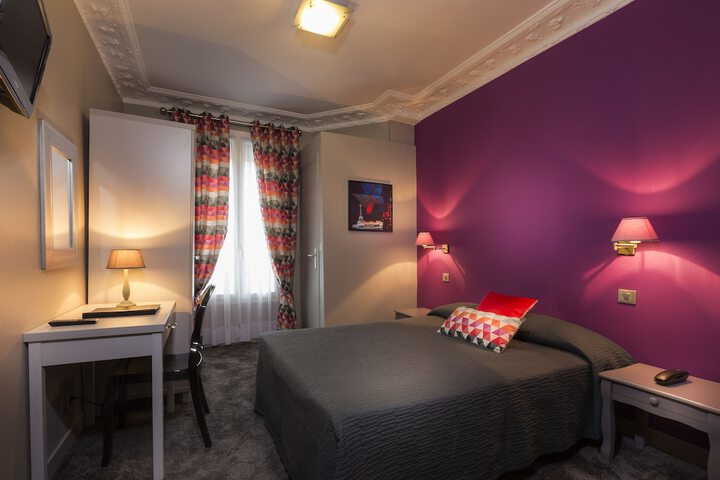Room 6 of 37