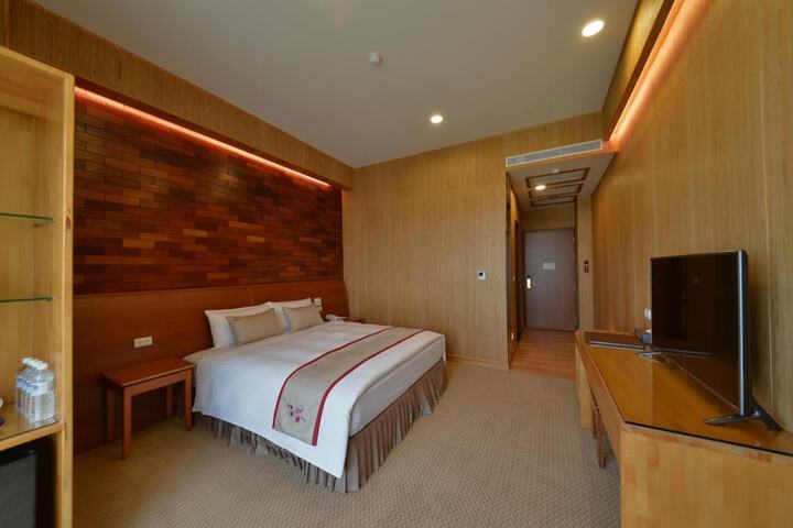 Room 11 of 44