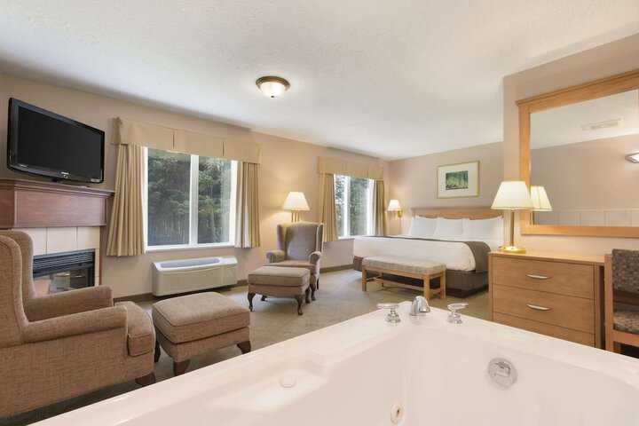 Room 12 of 26