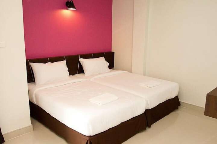 Room 7 of 24