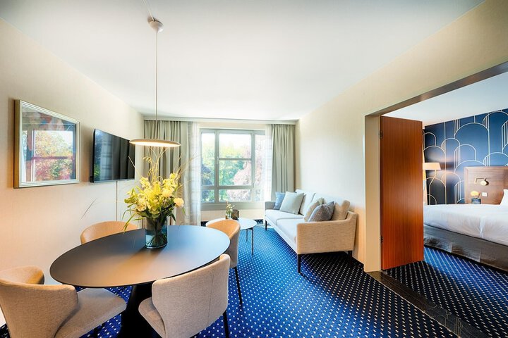 Room 44 of 116