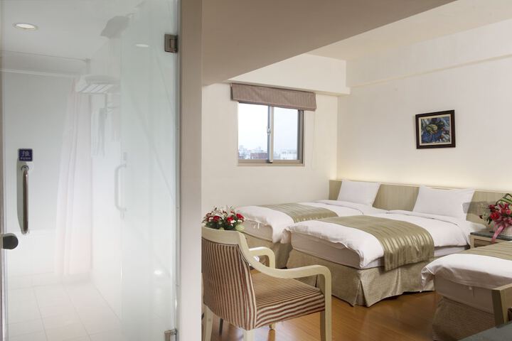 Room 10 of 62