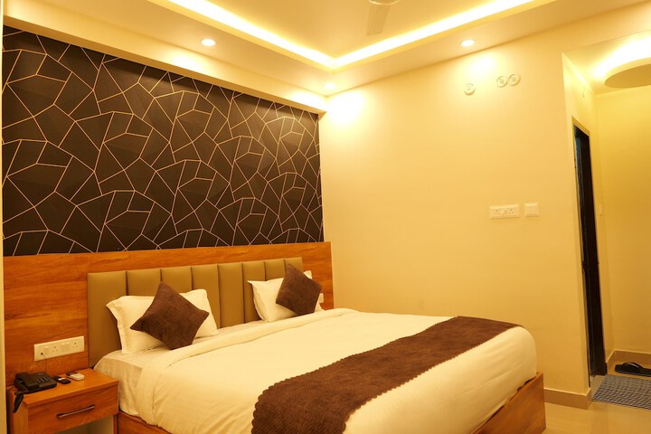 Room 3 of 9