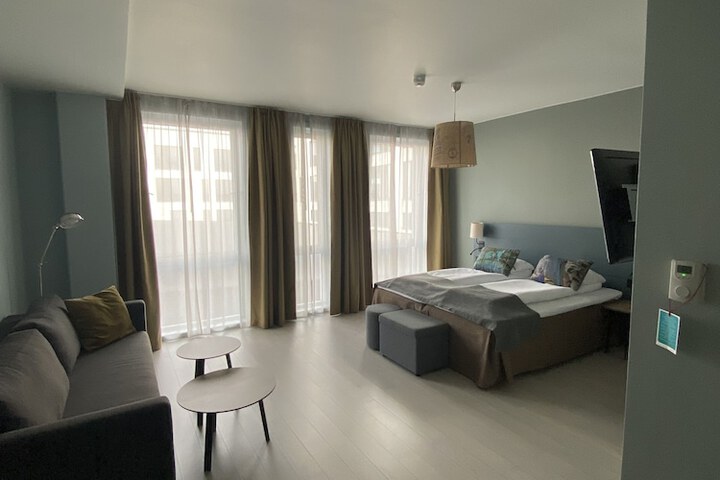 Room 5 of 38