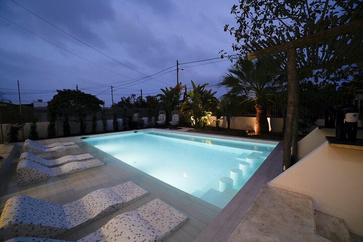 Pool 40 of 57