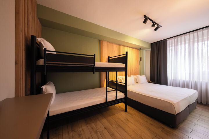 Room 45 of 82