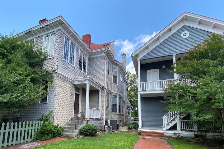 Hotel Exterior 46 of 48