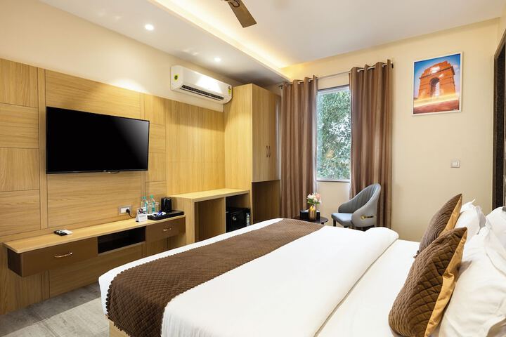 Room 11 of 42