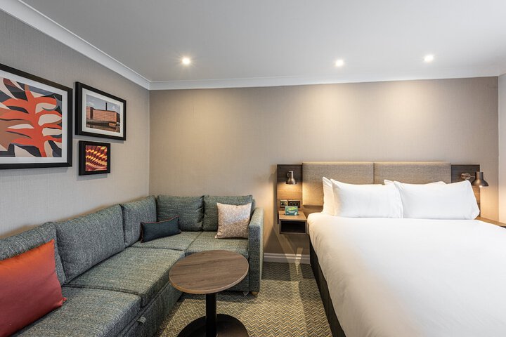 Room 15 of 100