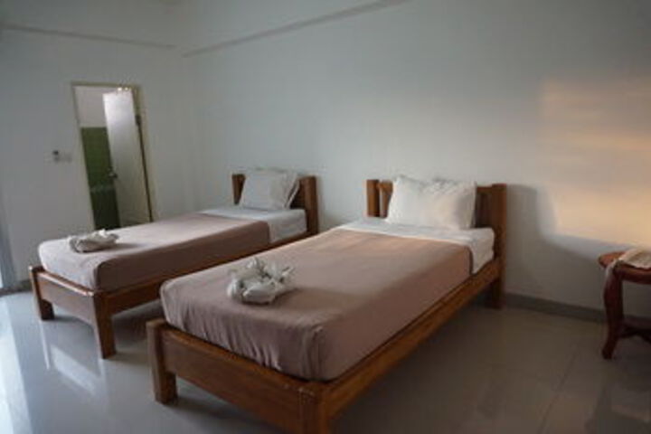 Room 12 of 22