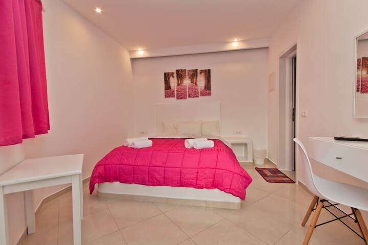 Room 14 of 44