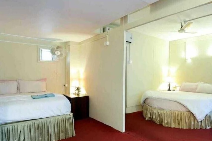 Room 27 of 46
