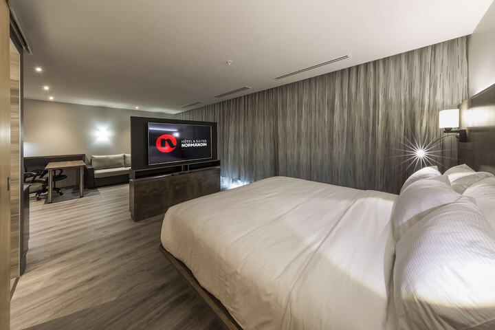 Room 36 of 104